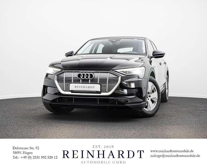 Brillantschwarz Gebraucht 2022 Audi e-tron Comfort SUV | 22.240 € (Superpreis) - Bild 1/1