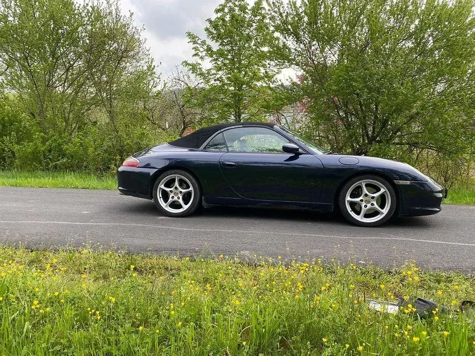 Używany Porsche 996 320 KM (235 kW) 2004 Niebieski Kabriolet