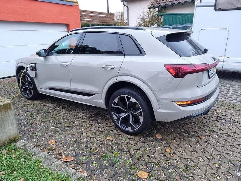 Gebraucht Audi e-tron 369 kW (503 PS) 2022 SUV