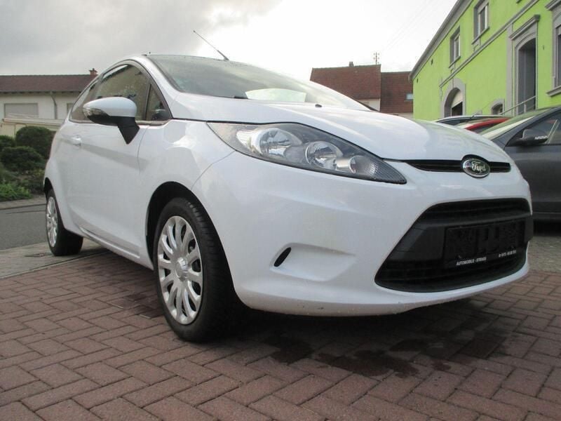 Gebraucht Ford Fiesta Trend 82 PS (60 kW) 2009 Weiß Kleinwagen