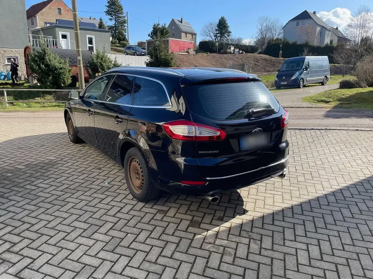 Usado Ford Mondeo Titanium 200 CV (147 kW) 2012 Negro Familiar