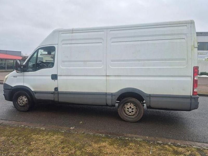 Gebraucht Iveco Daily 220 PS (161 kW) 2012 Weiß Van / Kleinbus