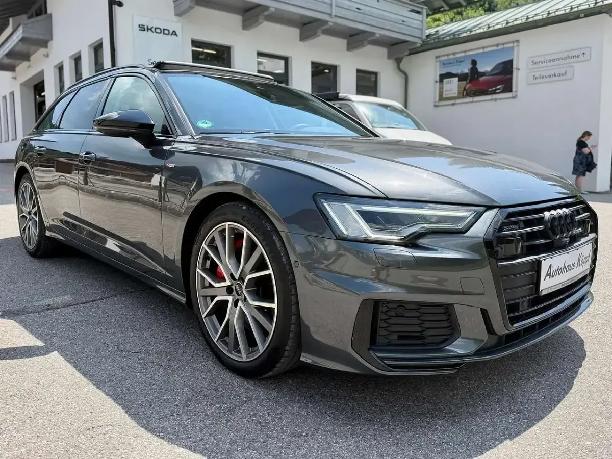 Gebraucht Audi A6 Sport 367 PS (269 kW) 2023 Daytonagrau perleffekt Kombi
