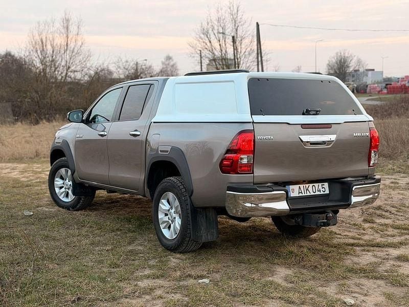 Gebraucht Toyota HiLux 150 PS (110 kW) 2020 Braun Pickup
