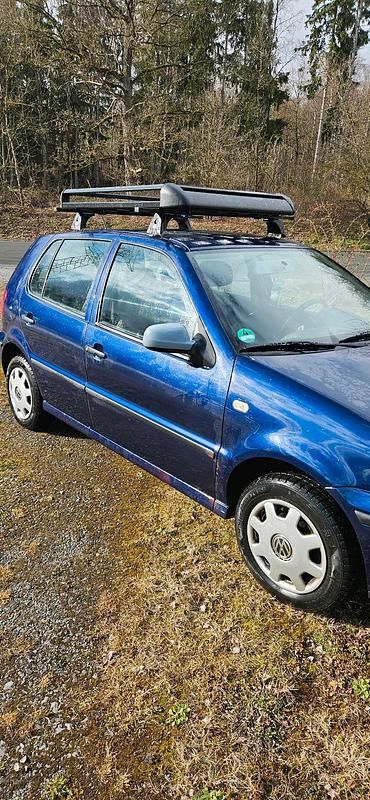 Gebraucht VW Polo 60 PS (44 kW) 2001 Blau Kleinwagen