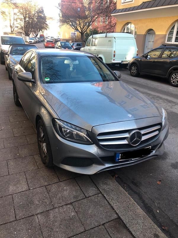 Grau Gebraucht 2016 Mercedes C200 Limousine | 17.500 € (Superpreis) - Bild 1/4