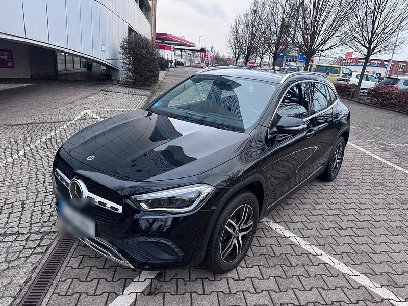 Schwarz Gebraucht 2020 Mercedes GLA250 SUV | 33.400 € (Guter Preis) - Bild 1/4