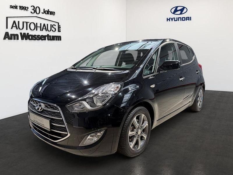 Schwarz Gebraucht 2016 Hyundai ix20 Passion Van / Kleinbus | 10.490 € (Fairer Preis) - Bild 1/4