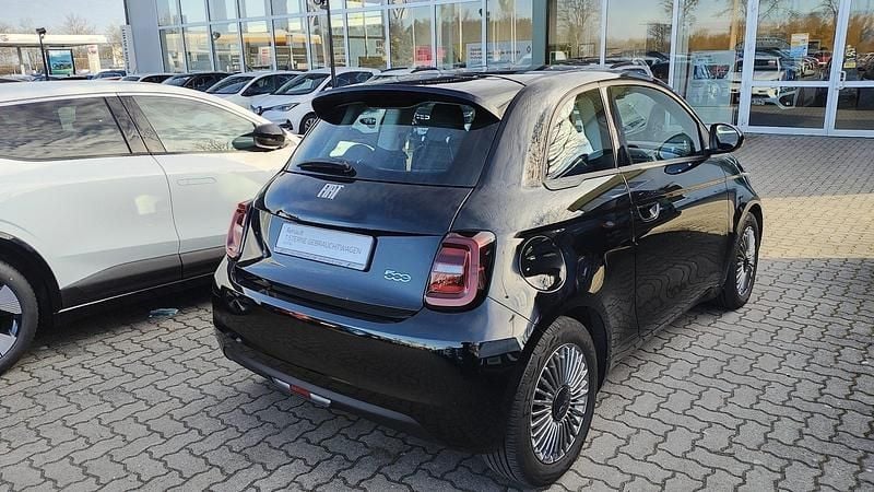 Gebraucht Fiat 500e 86 kW (118 PS) 2023 Schwarz Kleinwagen