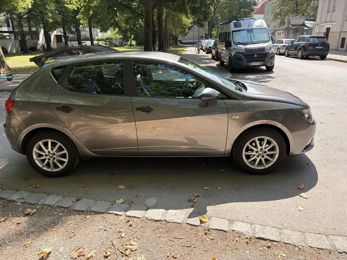 Gebraucht Seat Ibiza Style 86 PS (63 kW) 2014 Grau Kleinwagen