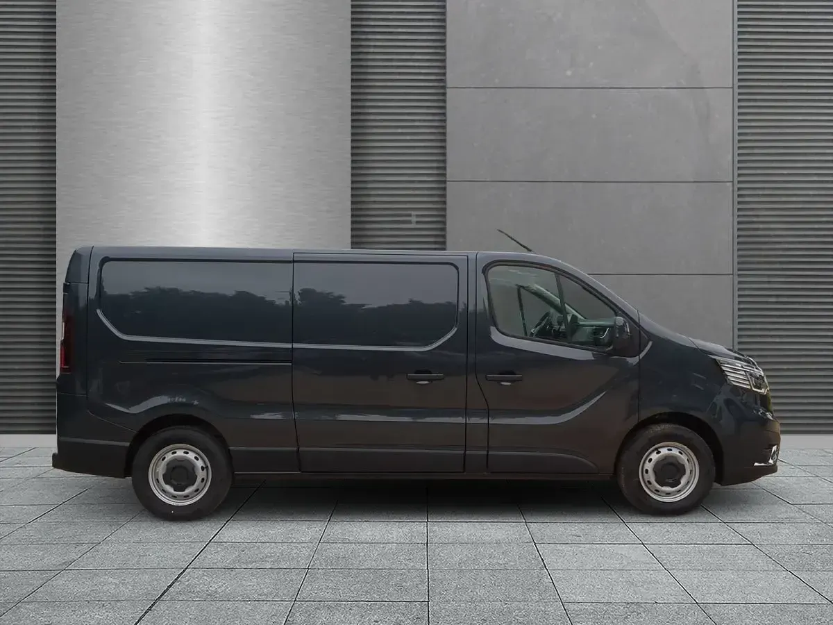 Neu Renault Trafic 170 PS (125 kW) 2025 Grau (kometengrau) Van / Kleinbus