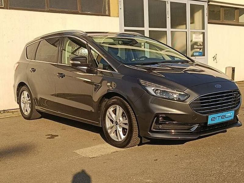 Gebraucht Ford S-MAX Titanium 150 PS (110 kW) 2020 Grau Van / Kleinbus