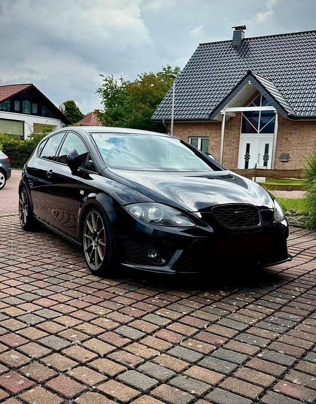 Schwarz Gebraucht 2011 Cupra Leon Kleinwagen | 14.500 € (Teuer) - Bild 1/4