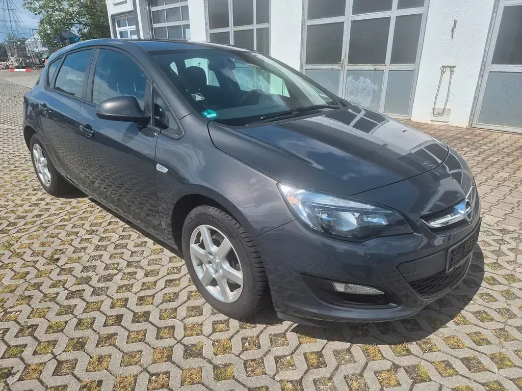 Gebraucht Opel Astra Selection 110 PS (80 kW) 2014 Grau Limousine