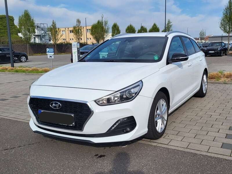 Weiß Gebraucht 2018 Hyundai i30 GO! Kombi | 11.900 € (Fairer Preis) - Bild 1/4