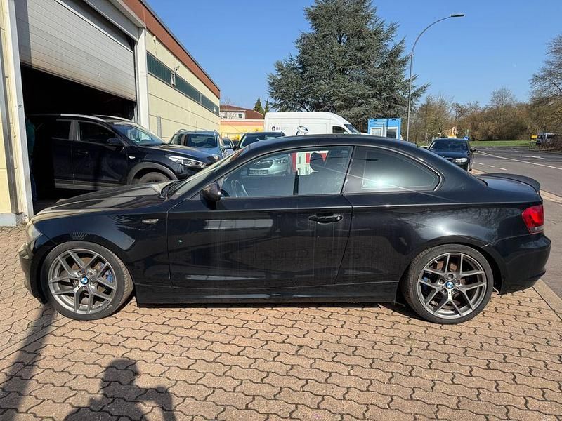 Gebraucht BMW 120 177 PS (130 kW) 2009 Schwarz Kleinwagen