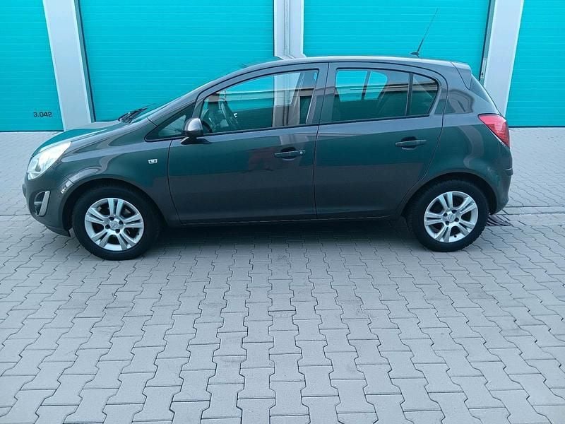 Gebraucht Opel Corsa 75 PS (55 kW) 2012 Kleinwagen