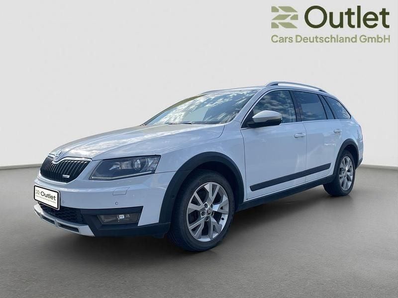Moonweiss metallic Gebraucht 2015 Skoda Octavia Scout 4x4 Kombi | 10.900 € (Fairer Preis) - Bild 1/4