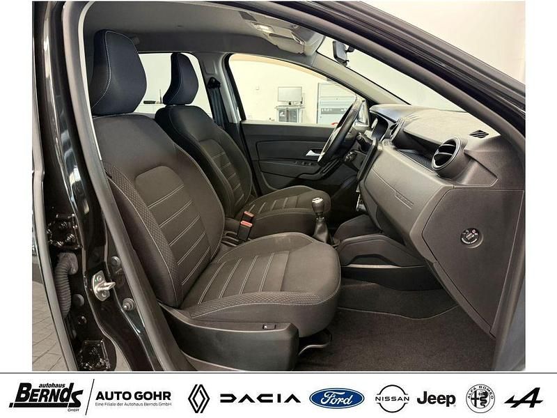 Gebraucht Dacia Duster Comfort 101 PS (74 kW) 2021 Perlmuttschwarz metallic (metallic) SUV