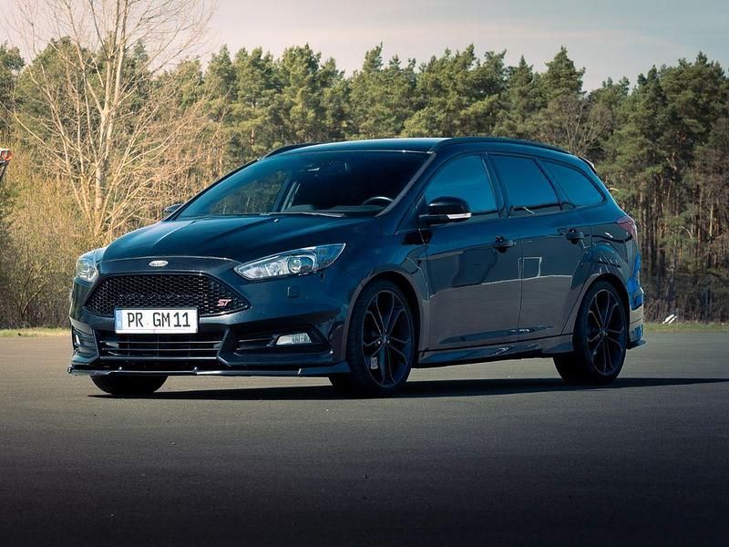 Gebraucht Ford Focus ST 250 PS (183 kW) 2017 Schwarz Limousine