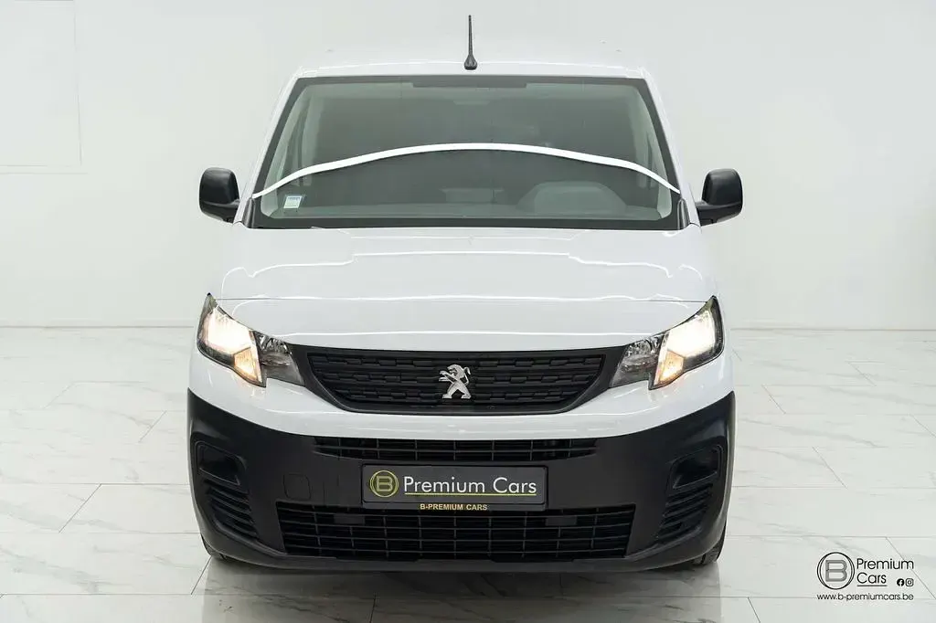 Gebraucht Peugeot Partner 102 PS (75 kW) 2023 Weiß Van / Kleinbus