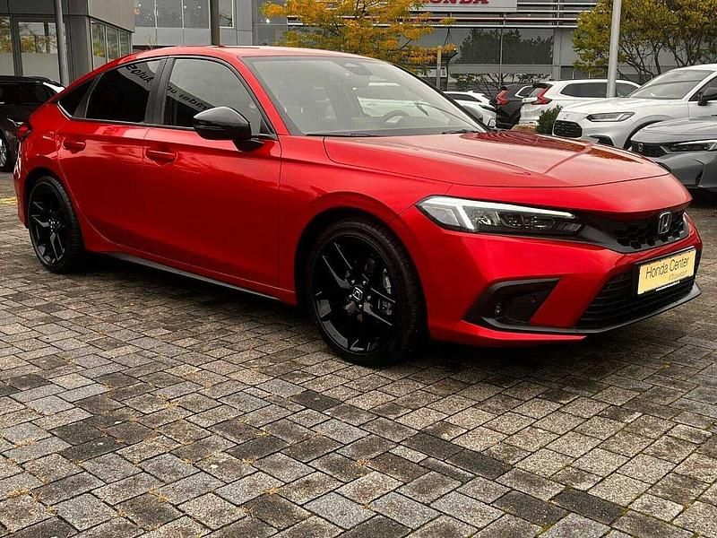 Premium crystal red (rot) Gebraucht 2024 Honda Civic Sport Limousine | 30.980 € (Superpreis) - Bild 1/4