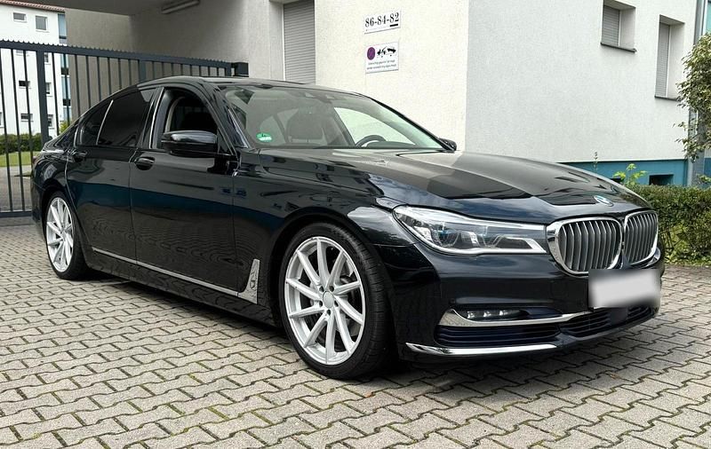 Gebraucht BMW 730 265 PS (194 kW) 2017 Schwarz Limousine