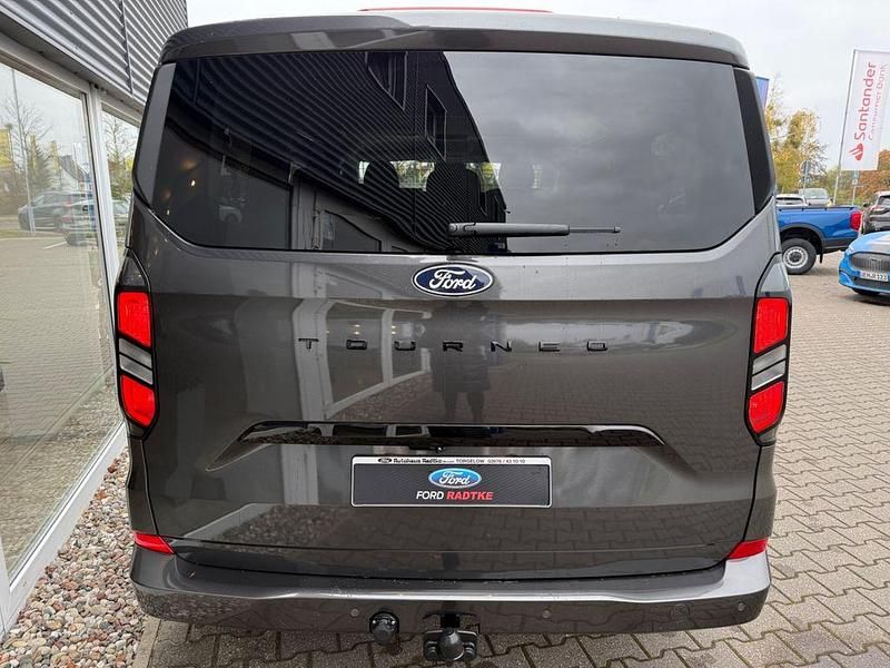 Gebraucht Ford Tourneo Custom Titanium 150 PS (110 kW) 2024 Grau Van
