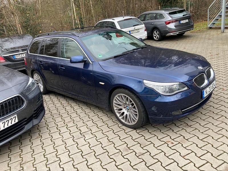 Gebraucht BMW 530 235 PS (172 kW) 2009 Blau Kombi