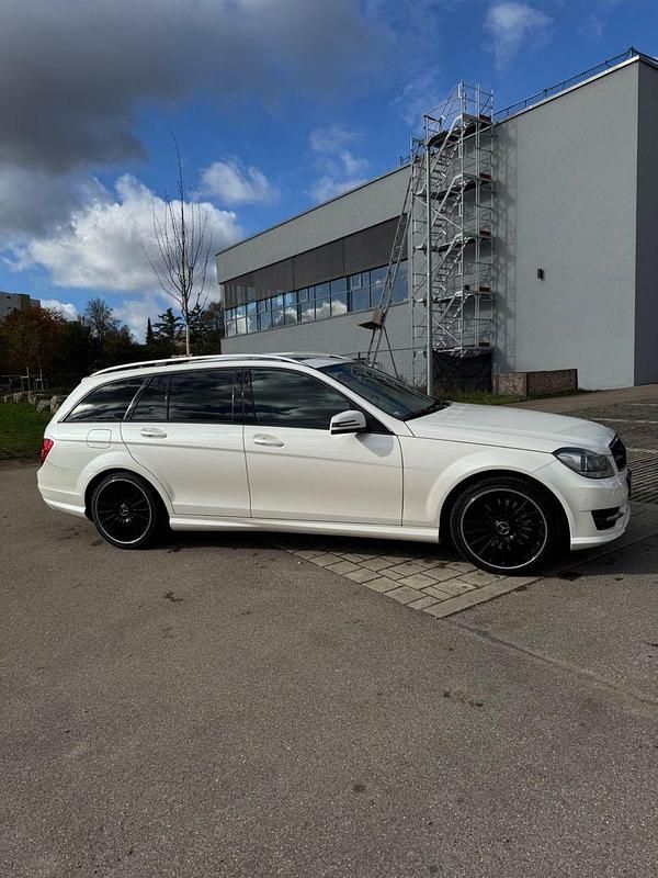 Gebraucht Mercedes C350 AMG line 306 PS (225 kW) 2012 Weiß Kombi