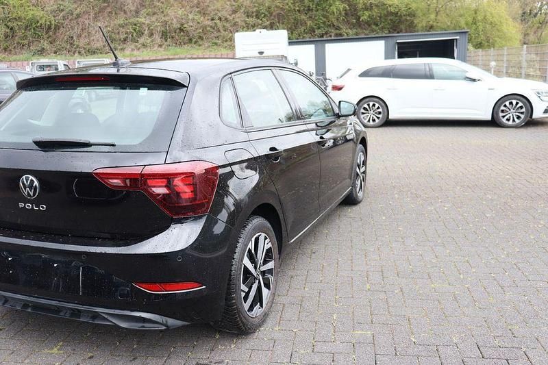 Gebraucht VW Polo Life 95 PS (69 kW) 2024 Schwarz Kleinwagen