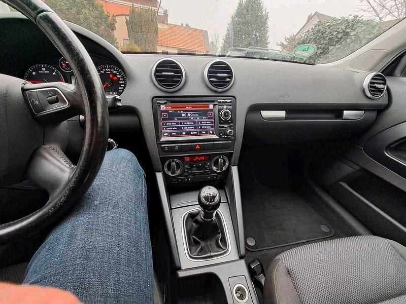 Gebraucht Audi A3 105 PS (77 kW) 2012 Grau Limousine