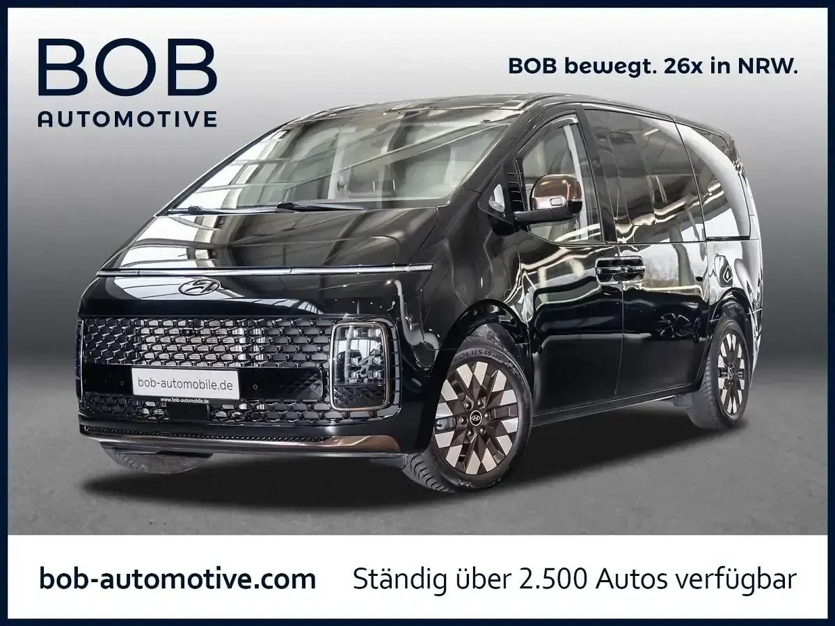 Gebraucht Hyundai Staria Signature 177 PS (130 kW) 2022 Van / Kleinbus