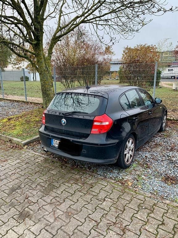 Gebraucht BMW 118 143 PS (105 kW) 2010 Schwarz Kleinwagen