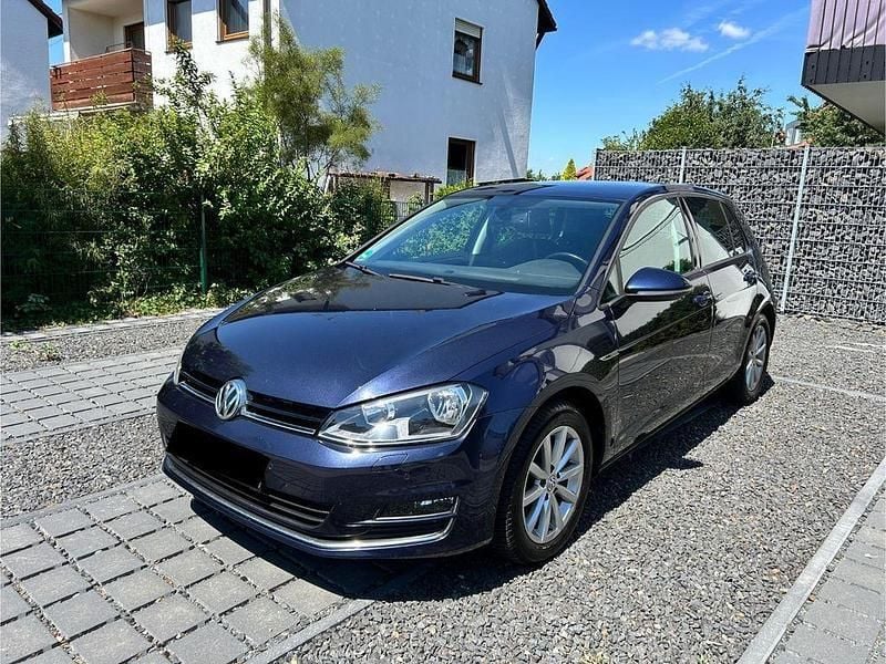 Blau Gebraucht 2015 VW Golf VII LOUNGE Limousine | 9.600 € (Superpreis) - Bild 1/4