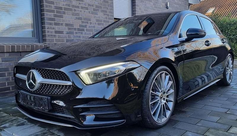 Gebraucht Mercedes A220 AMG 190 PS (139 kW) 2020 Kosmosschwarz  metallic Kleinwagen