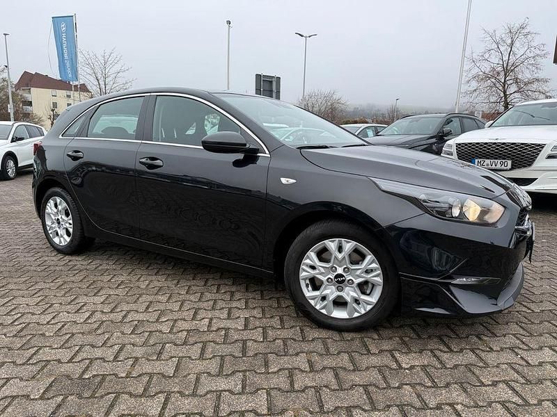 Gebraucht Kia Ceed Vision 160 PS (117 kW) 2022 Schwarz Kleinwagen