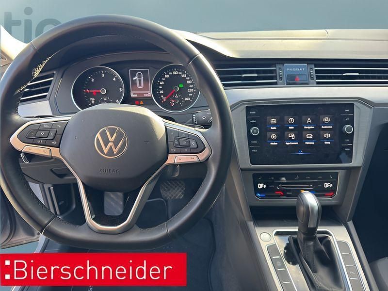 Gebraucht VW Passat 150 PS (110 kW) 2024 Grau Kombi