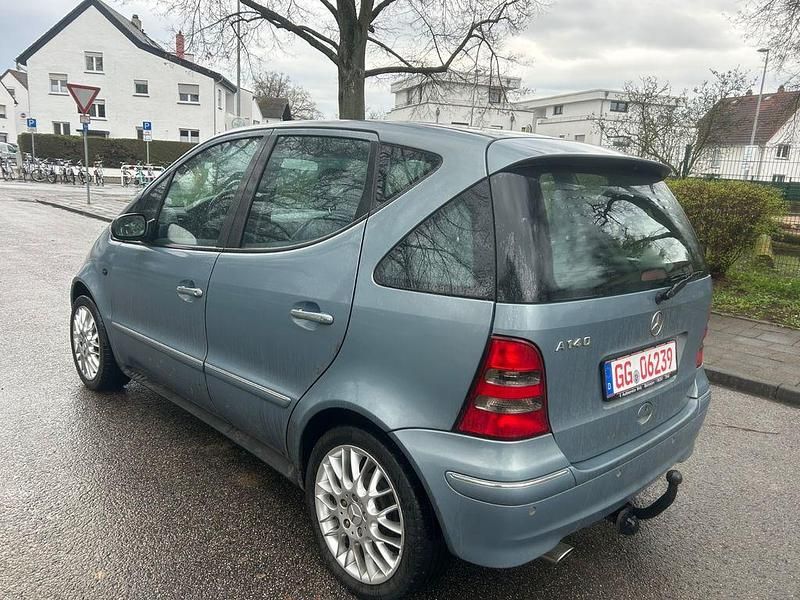 Gebraucht Mercedes A140 Avantgarde 82 PS (60 kW) 2004 Blau Van / Kleinbus