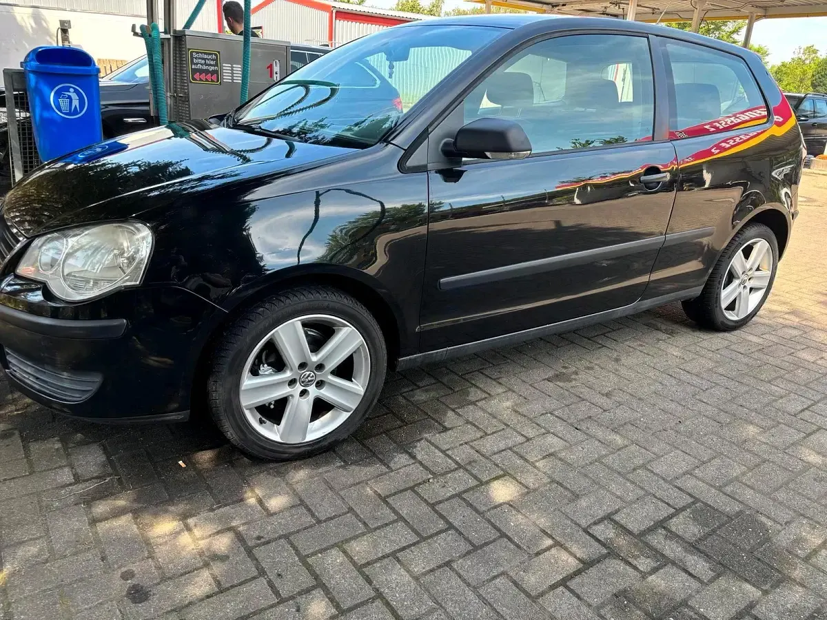 Gebraucht VW Polo 75 PS (55 kW) 2006 Schwarz Kleinwagen
