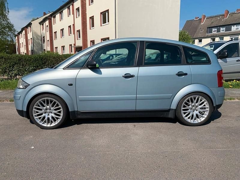 Blau Gebraucht 2003 Audi A2 Kleinwagen | 2.400 € (Superpreis) - Bild 1/4
