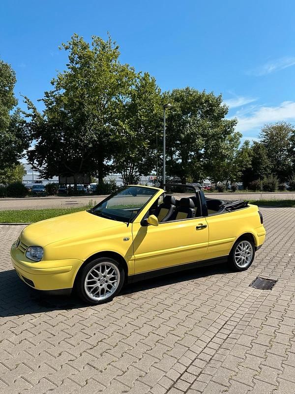 Gelb Gebraucht 2001 VW Golf Cabriolet Conceptline Cabrio | 2.950 € (Fairer Preis) - Bild 1/4