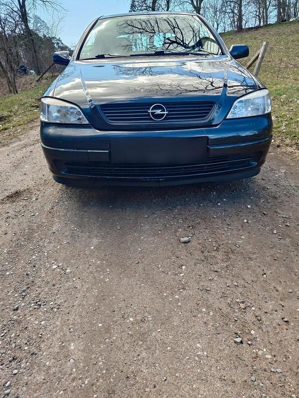 Gebraucht Opel Astra 75 PS (55 kW) 1999 Schwarz Limousine