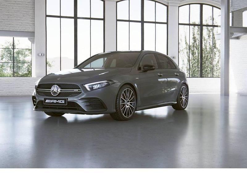 Metalliclack mountaingrau (metallic) Gebraucht 2020 Mercedes A35 AMG AMG Limousine | 34.888 € (Fairer Preis) - Bild 1/4