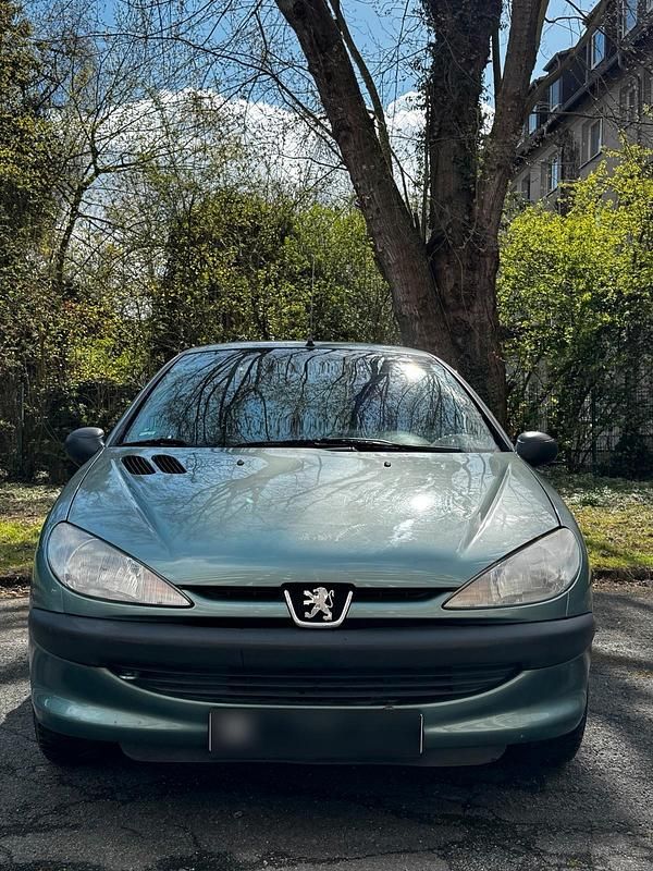 Gebraucht Peugeot 206 60 PS (44 kW) 2001 Grün Kleinwagen