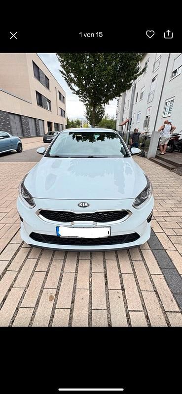 Weiß Gebraucht 2020 Kia Ceed Edition 7 Limousine | 10.900 € (Fairer Preis) - Bild 1/4