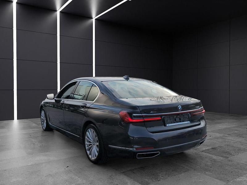 Gebraucht BMW 750 530 PS (389 kW) 2019 Grau Limousine