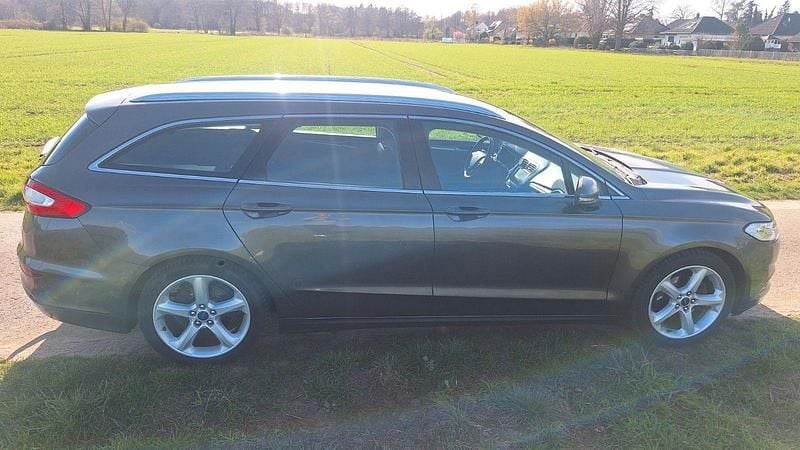 Gebraucht Ford Mondeo Titanium 150 PS (110 kW) 2015 Grau Kombi