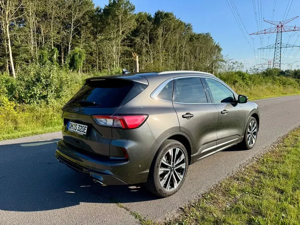 Gebraucht Ford Kuga Vignale 225 PS (165 kW) 2022 Grau SUV