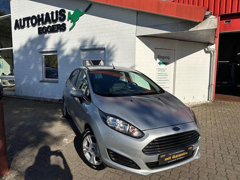Silber Gebraucht 2015 Ford Fiesta SYNC Edition Kleinwagen | 8.480 € (Fairer Preis) - Bild 1/4
